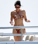 Access_Kardashian_1.jpg