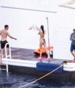 Access_Kardashian_1.jpg