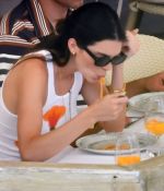 Access_Kardashian_60.jpg
