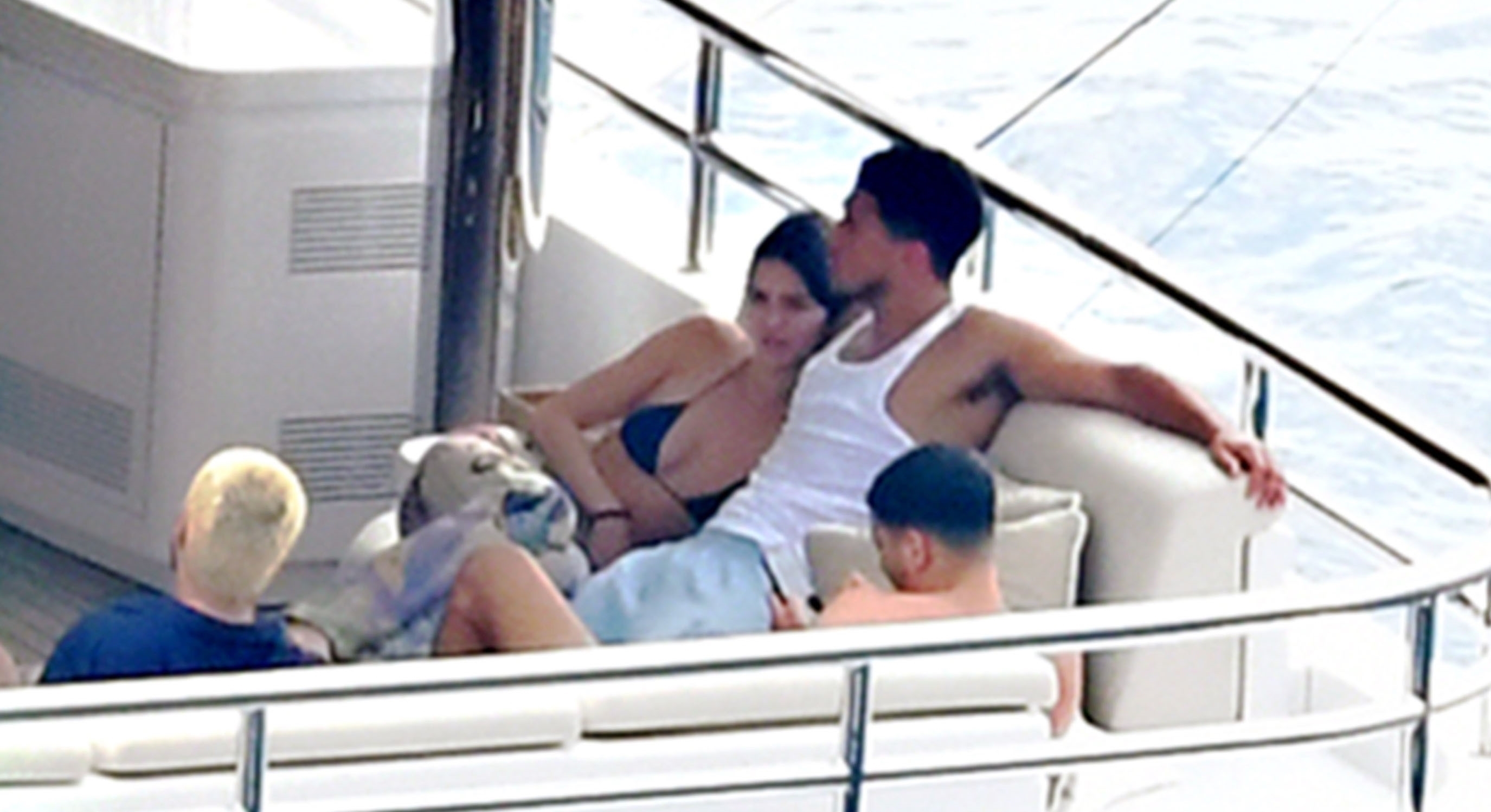 Access_Kardashian_90.jpg