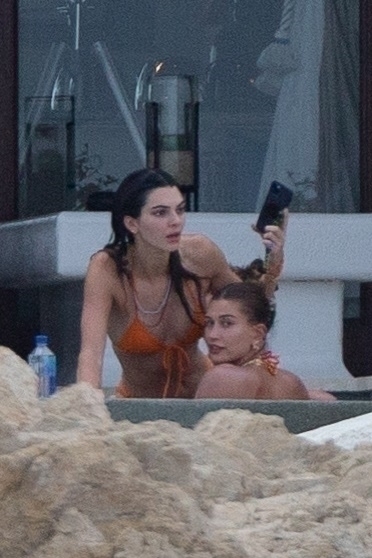 Access_Kardashian_7.jpg