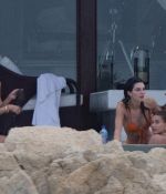 Access_Kardashian_16.jpg