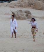 Access_Kardashian_5.jpg