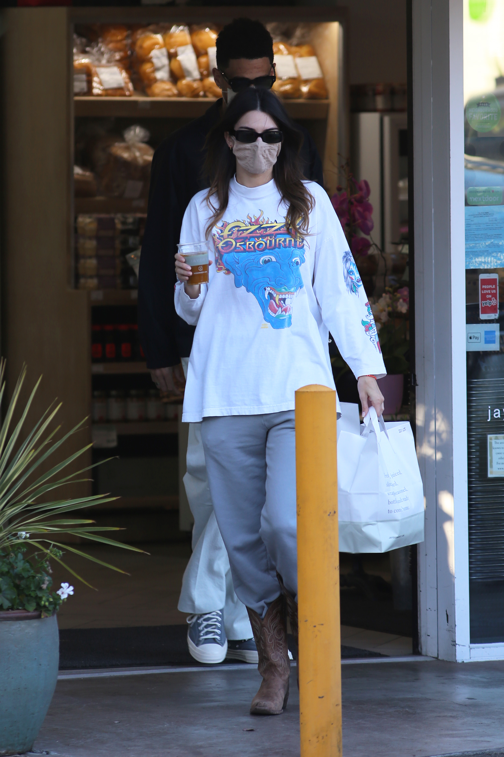 Access_Kardashian_3.jpg