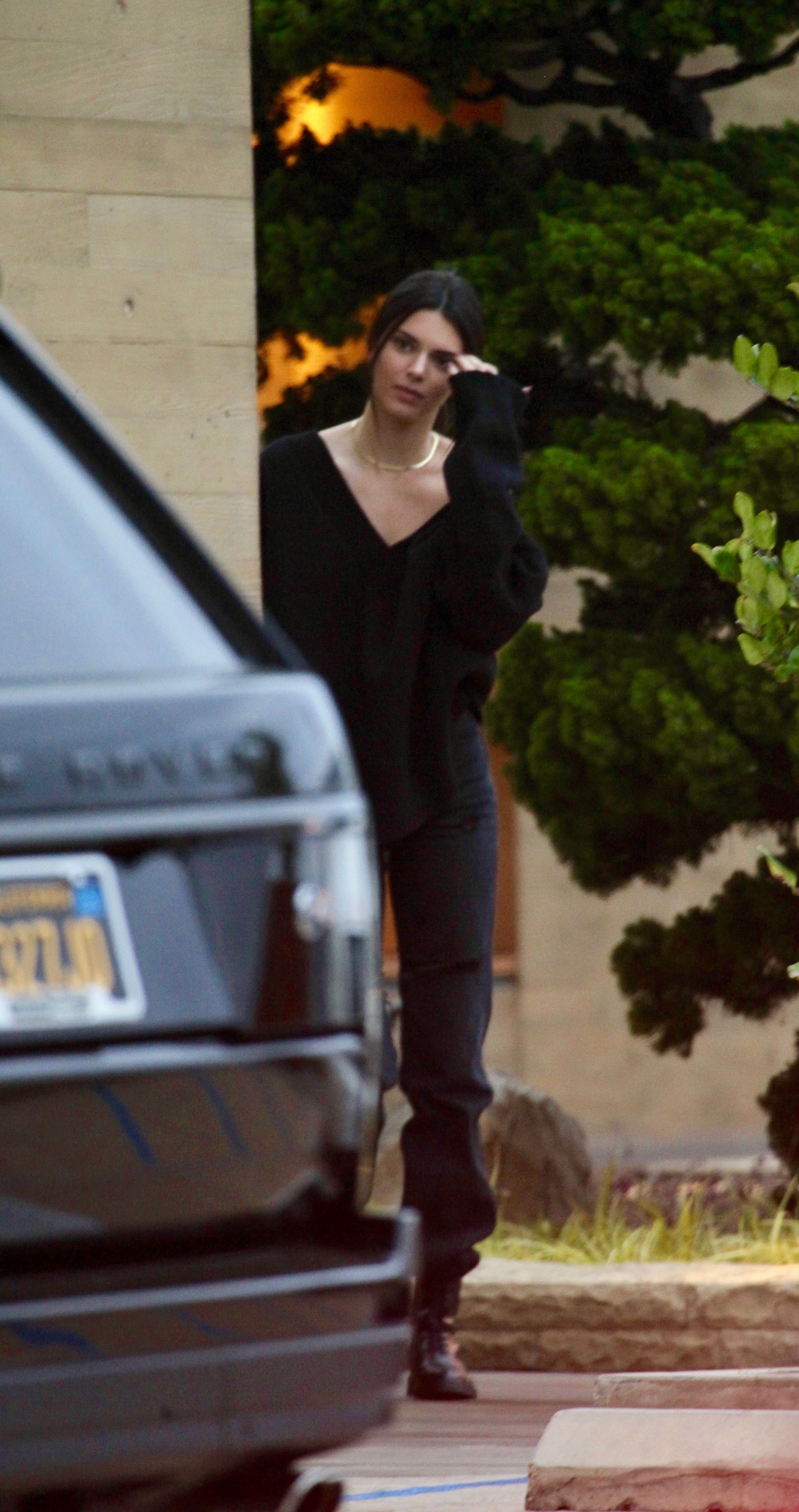 Access_Kardashian_1~0.jpg