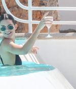 Access_Kardashian_100.jpg