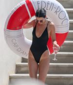 Access_Kardashian_180.jpg