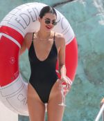 Access_Kardashian_260.jpg