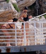 Access_Kardashian_270.jpg