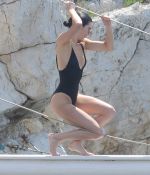 Access_Kardashian_3.jpg