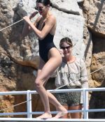 Access_Kardashian_328.jpg