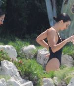 Access_Kardashian_330.jpg