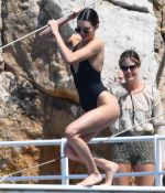Access_Kardashian_340.jpg