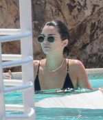 Access_Kardashian_70.jpg