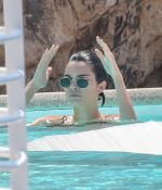 Access_Kardashian_75.jpg