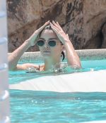 Access_Kardashian_77.jpg