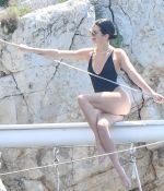 Access_Kardashian_95.jpg