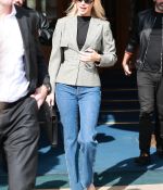 Access_Kardashian_28929.jpg