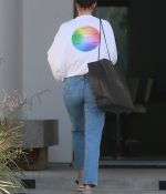 Access_Kardashian_3.jpg