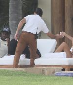 Access_Kardashian_30.jpg