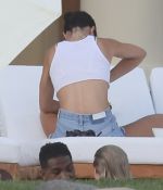 Access_Kardashian_4.jpg
