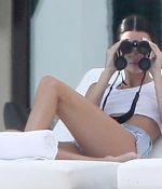 Access_Kardashian_5.jpg