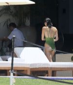 Access_Kardashian_7.jpg