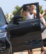 Access_Kardashian_4.jpg
