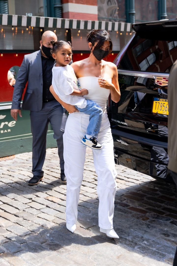 Access_Kardashian_001.jpg