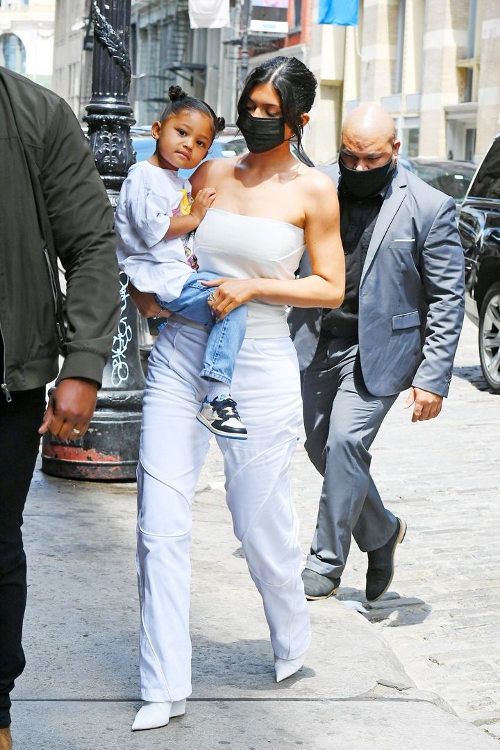 Access_Kardashian_002.jpg