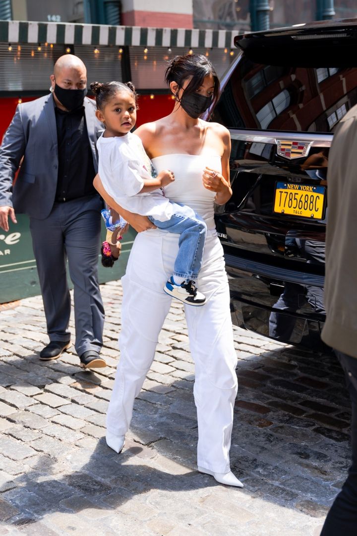 Access_Kardashian_003.jpg