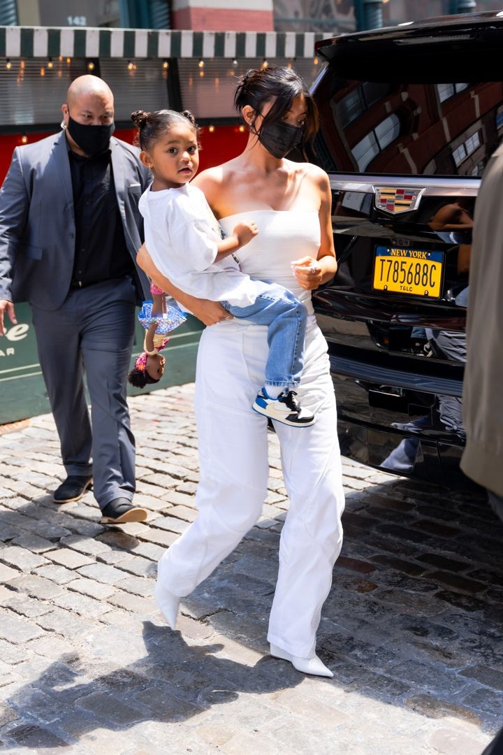Access_Kardashian_004.jpg