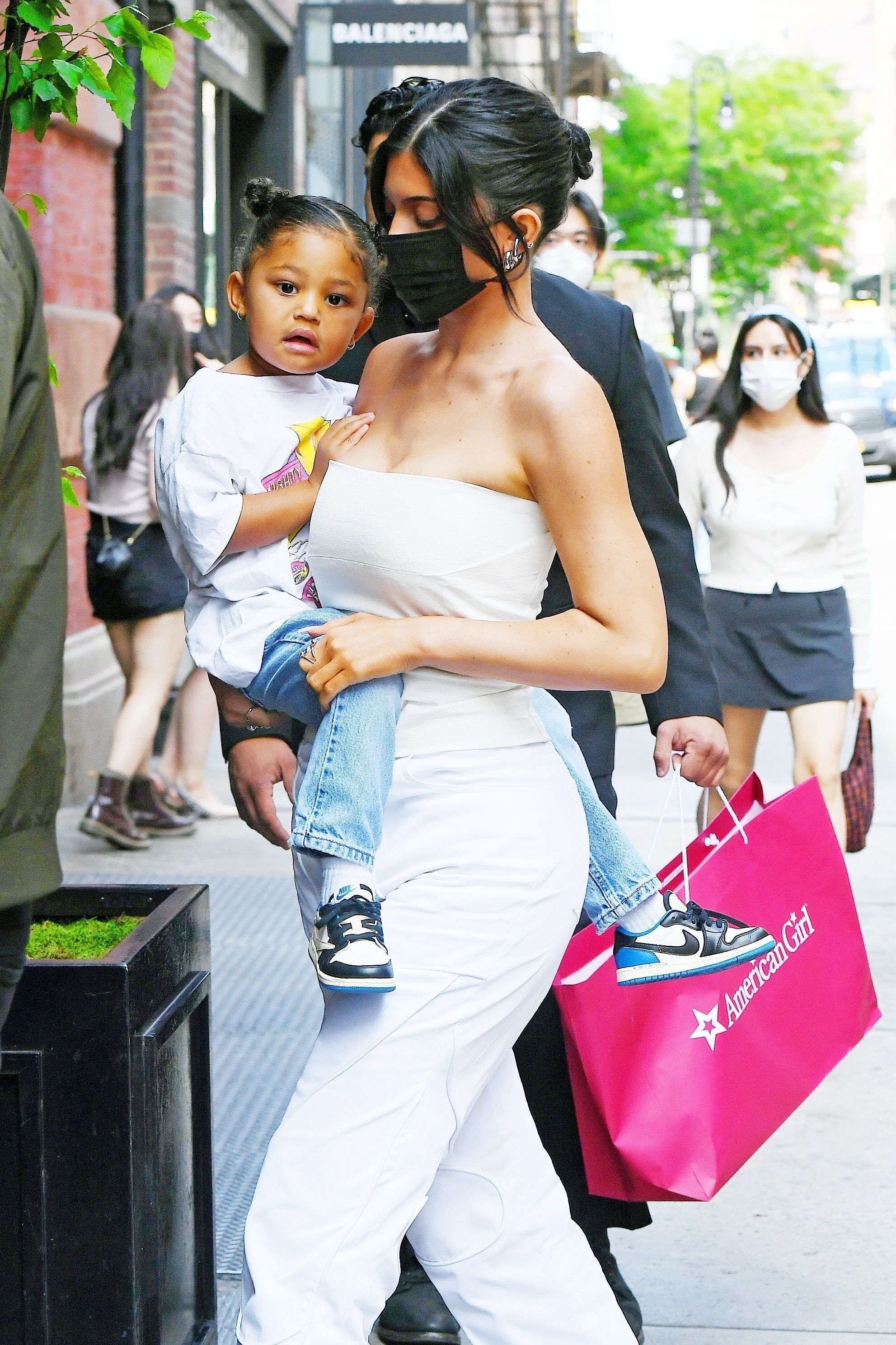 Access_Kardashian_001.jpg