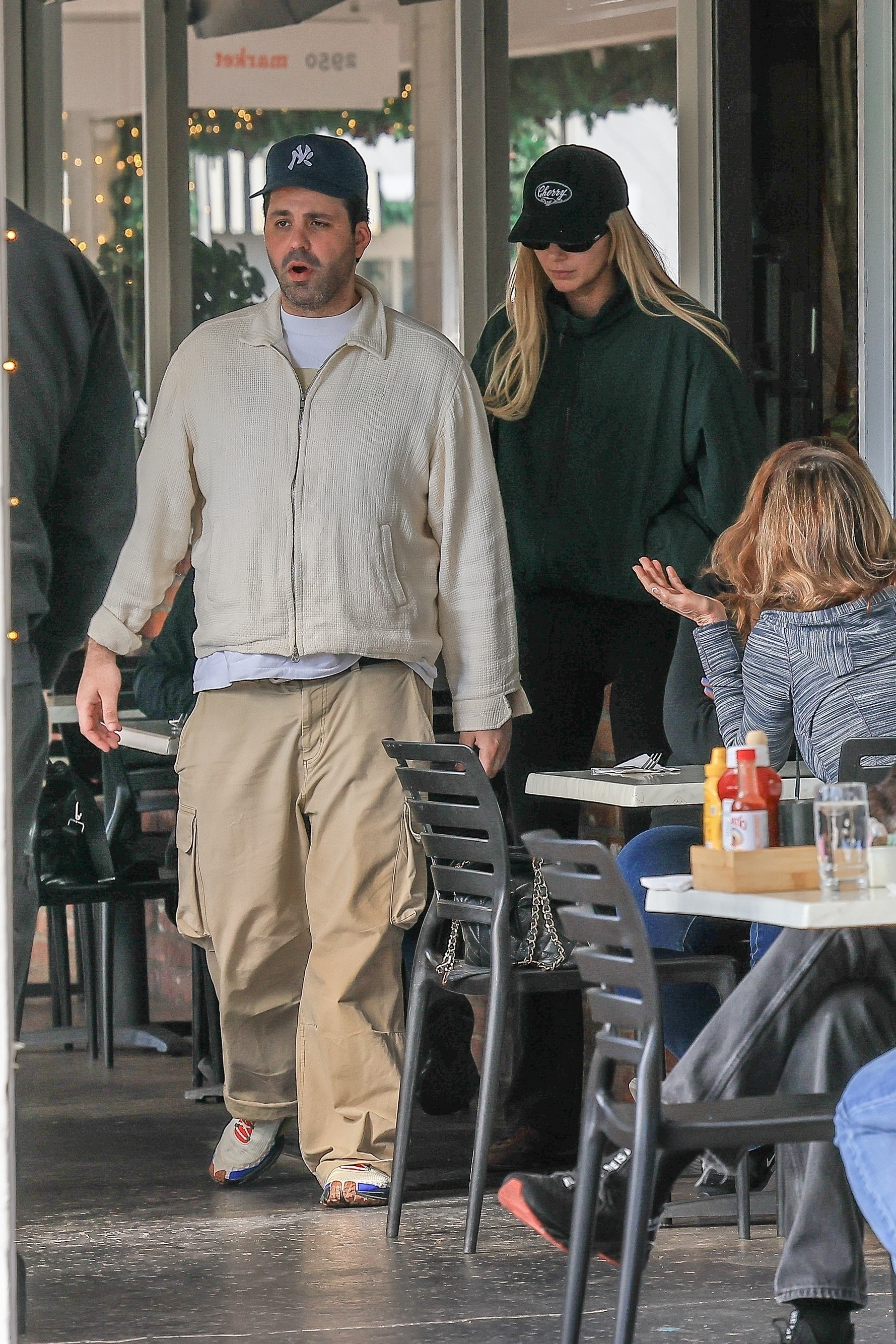 Access_Kardashian_281229.jpg