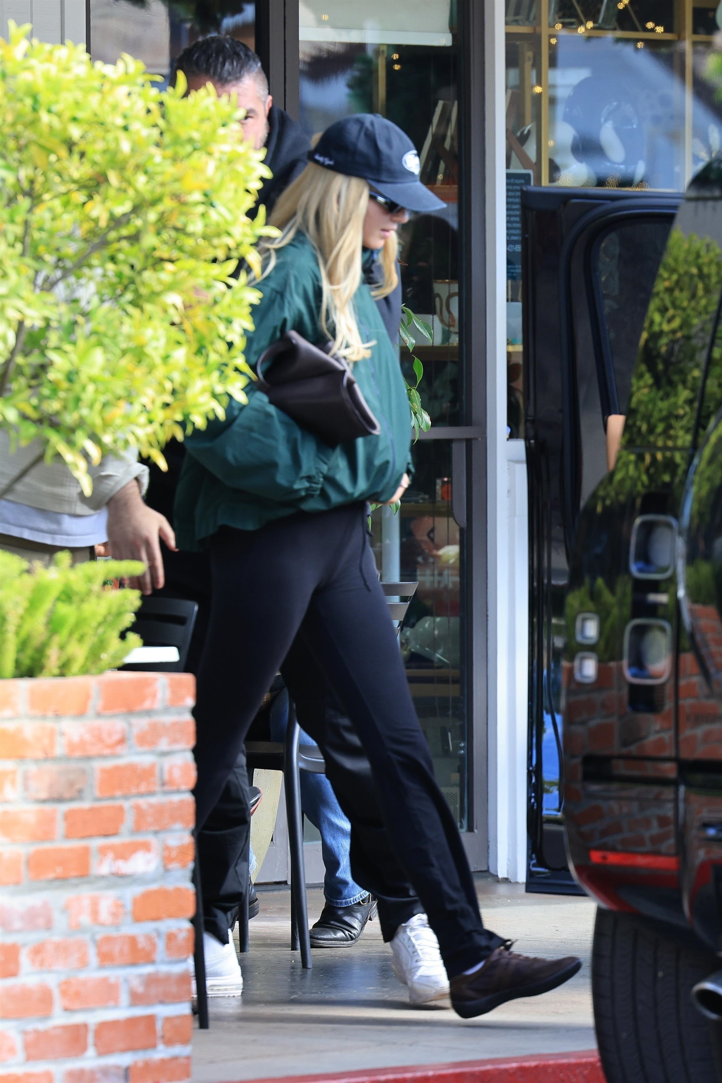 Access_Kardashian_28229.jpg