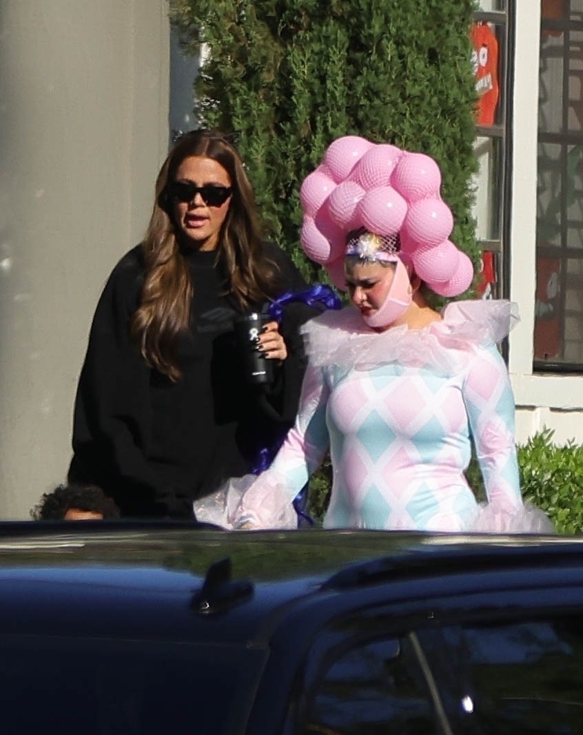 Access_Kardashian_28229.jpg