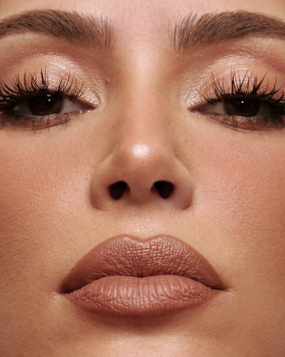 Access_Kardashian_3~0.jpg