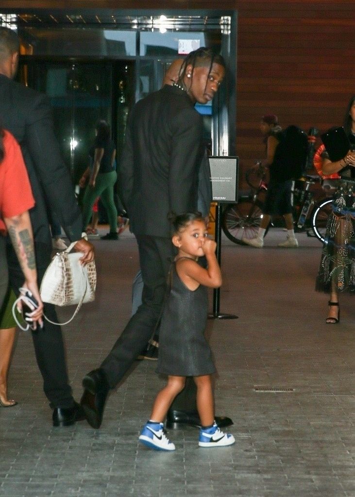 Access_Kardashian_003.jpg