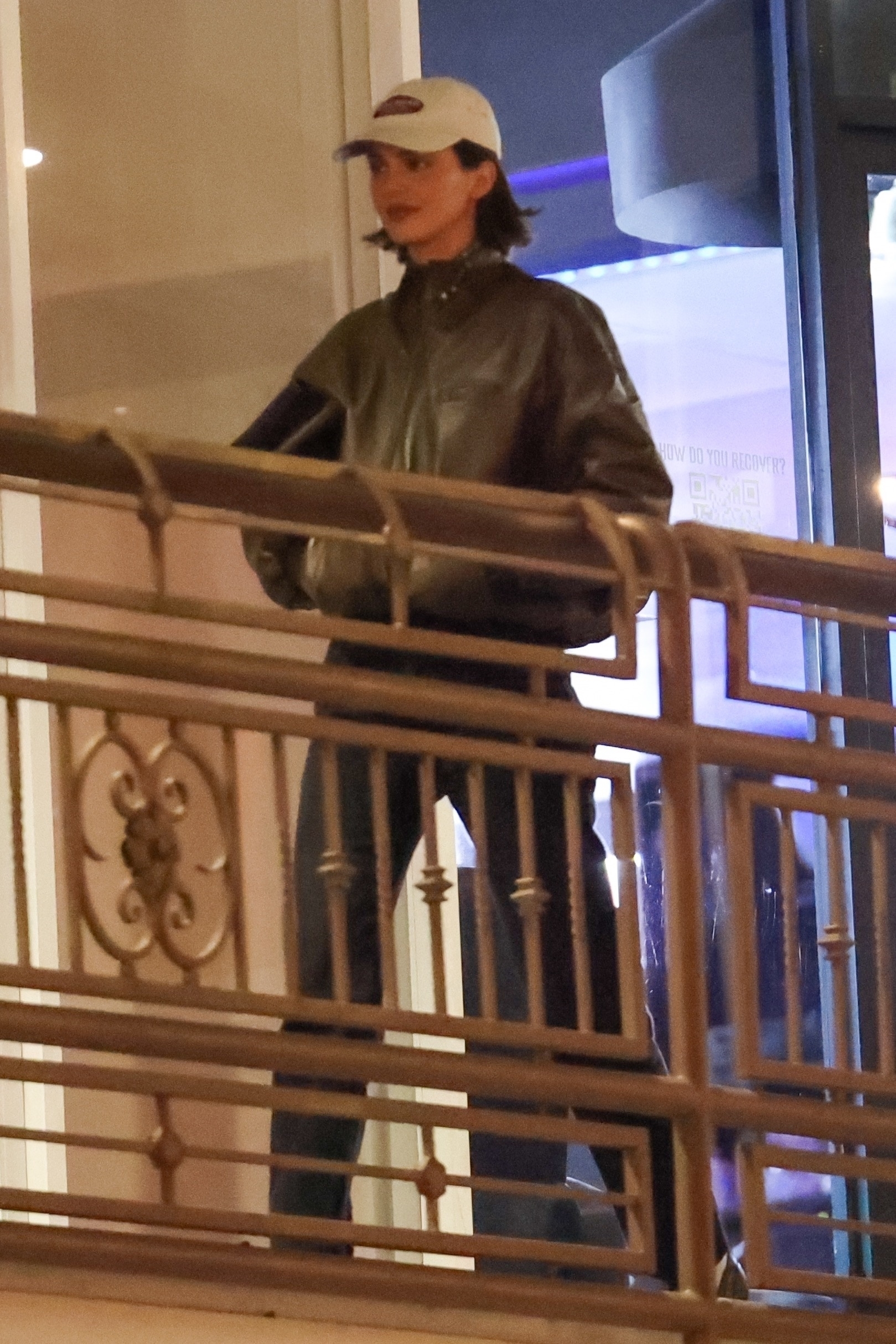 access_kardashian_281229.jpg