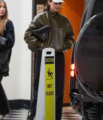 access_kardashian_281429.jpg