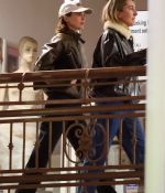 access_kardashian_281129.jpg