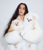 Access_Kardashian_1~0.jpg