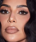 Access_Kardashian_2~0.jpg