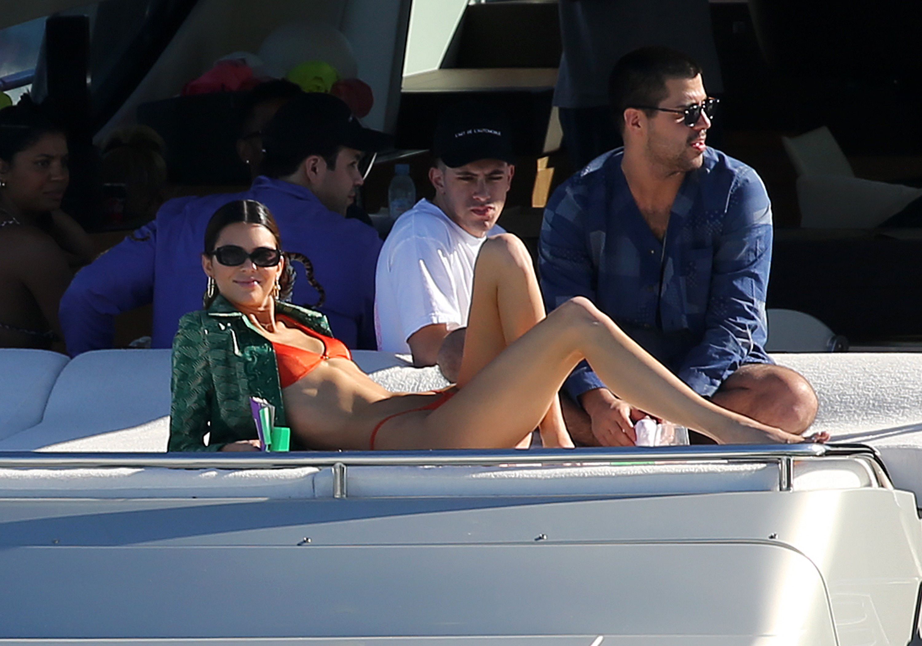Access_Kardashian_350.jpg