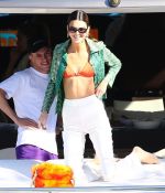 Access_Kardashian_120.jpg