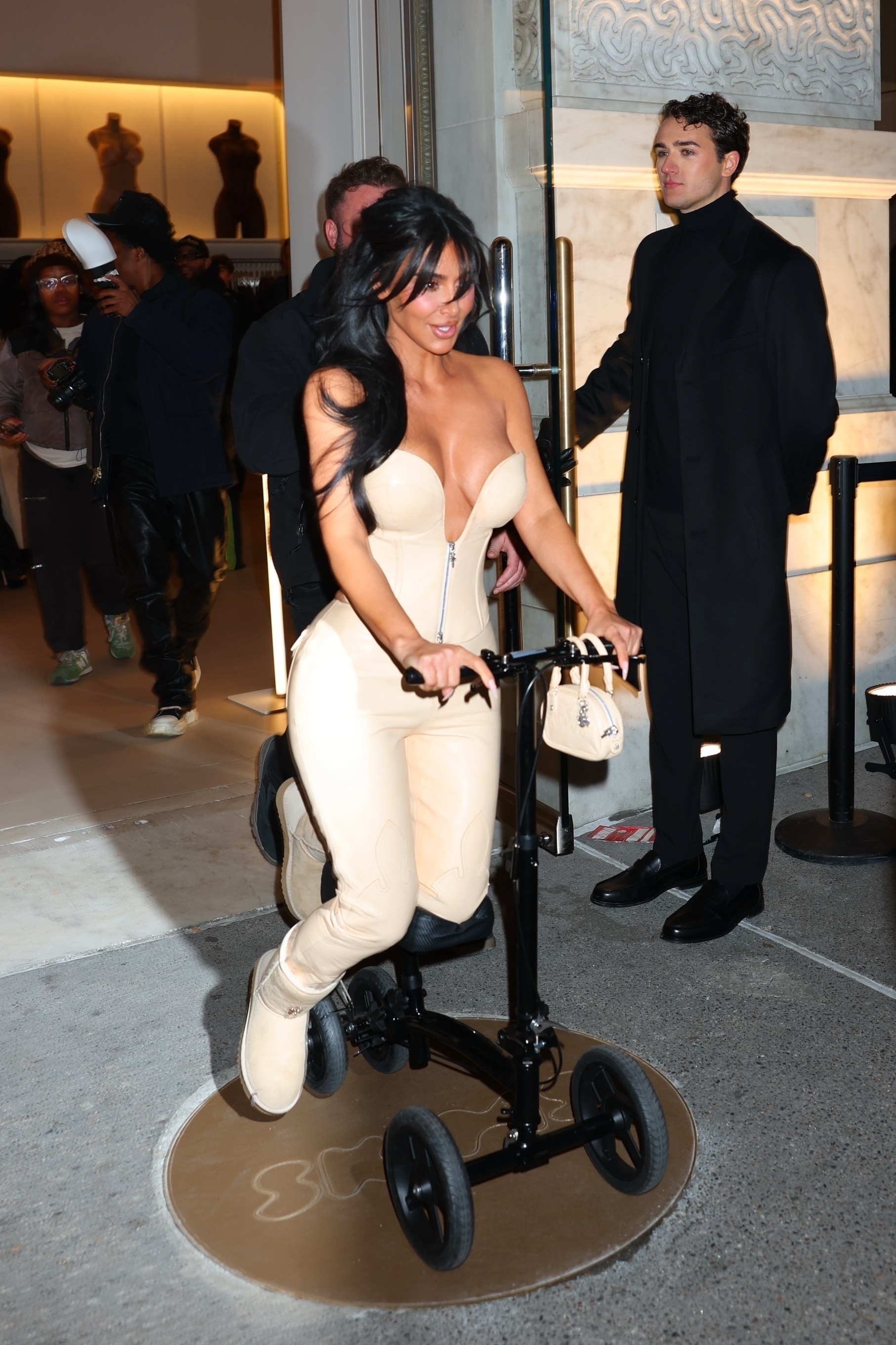 Access_Kardashian_281129.jpg