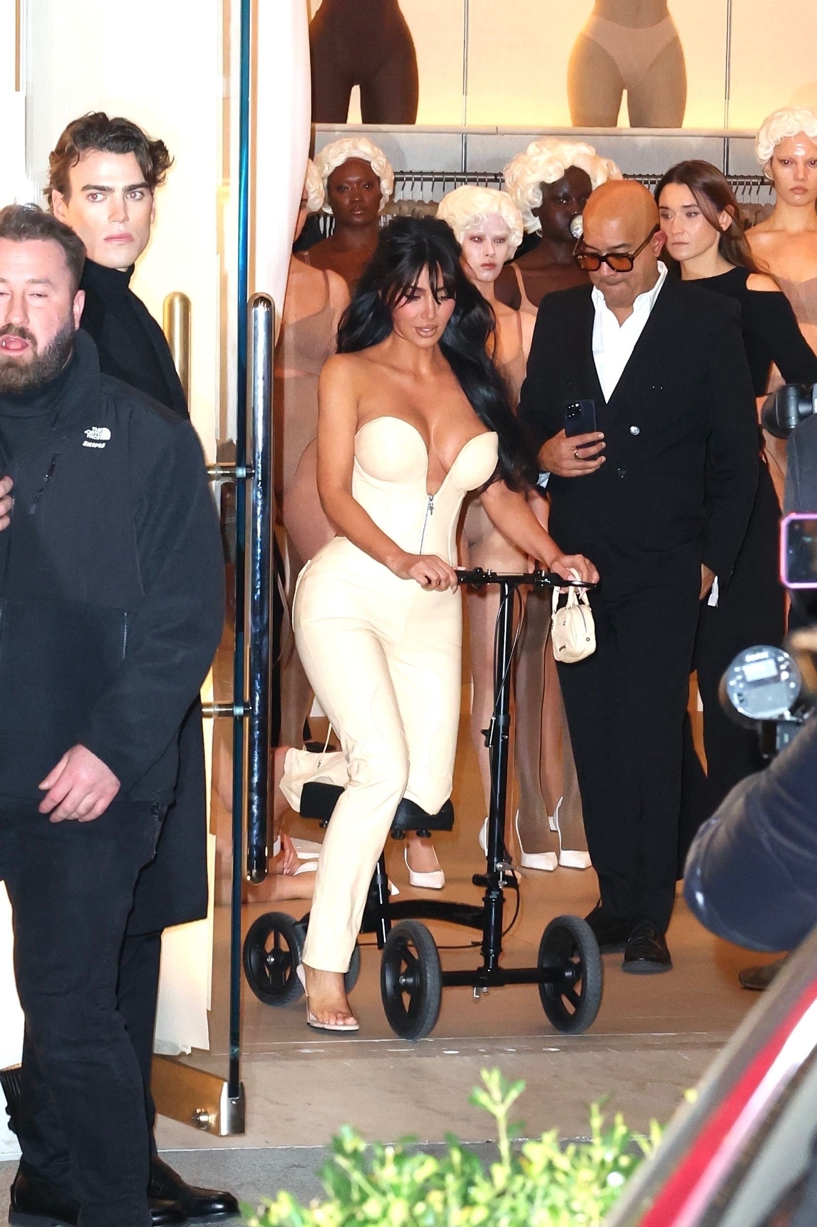 Access_Kardashian_28829.jpg