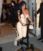 Access_Kardashian_281229.jpg