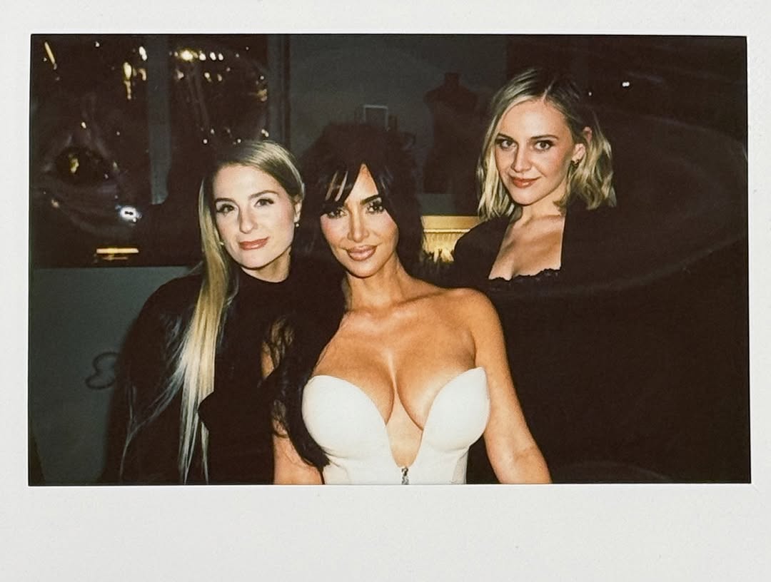 Access_Kardashian_12~0.jpg