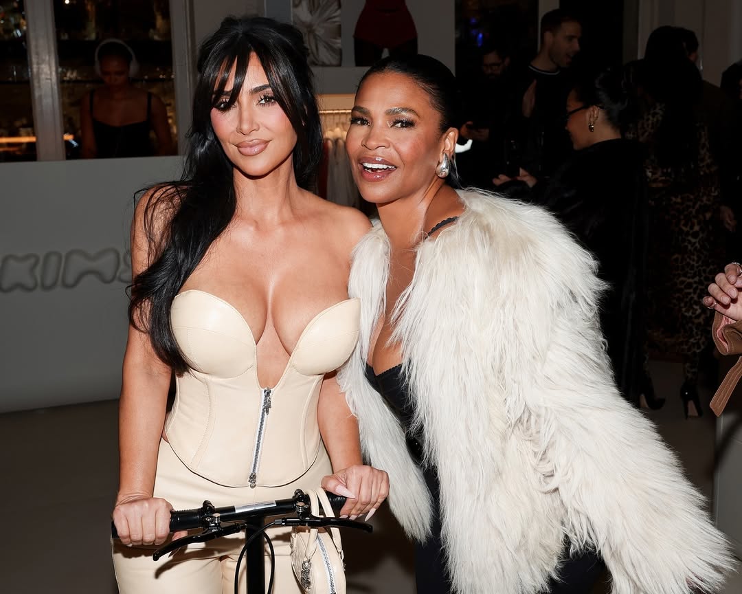 Access_Kardashian_25~0.jpg